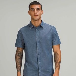 Mens lululemon Commission Short Sleeve Shirt River Blue Enzyme Dye - Large
